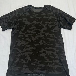 Men’s Lulu Lemon Athletic Tee